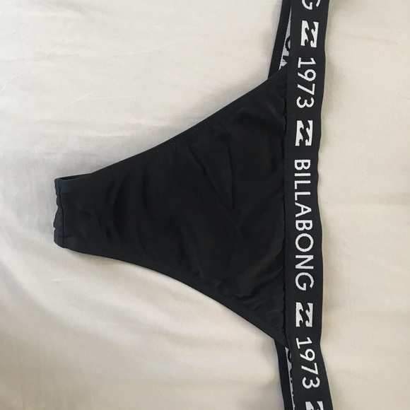 Billabong women’s small bikini - Picture 3 of 3